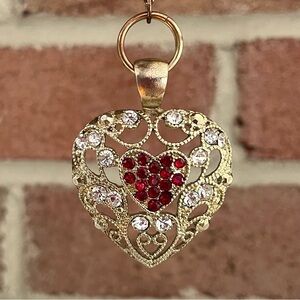 Mid Modern Gold Tone Filigree Rhinestone Heart Pendant Necklace Ornate Textured